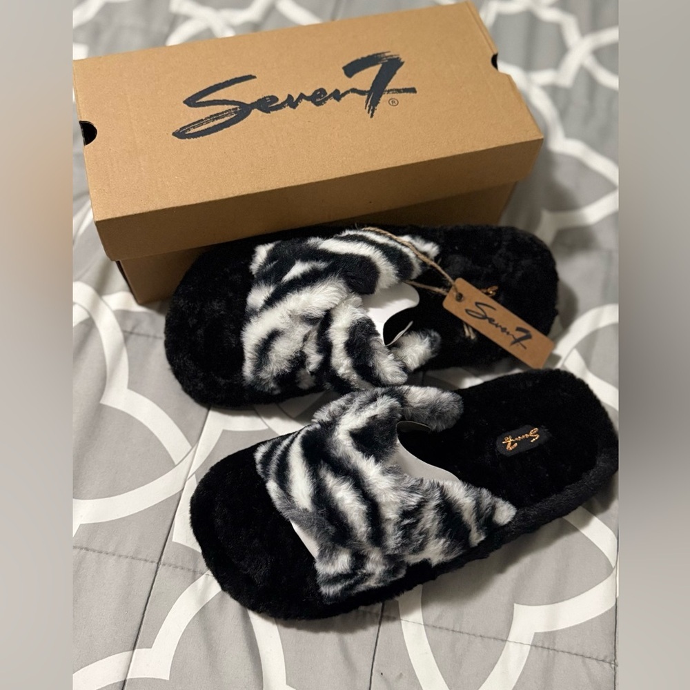 Seven7 Black and White Plush Slippers
